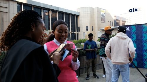 A.00_00_51_29.Still010